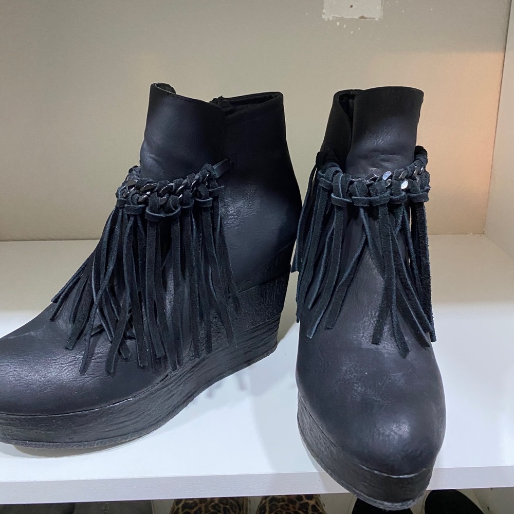 Fringe Wedge Booties